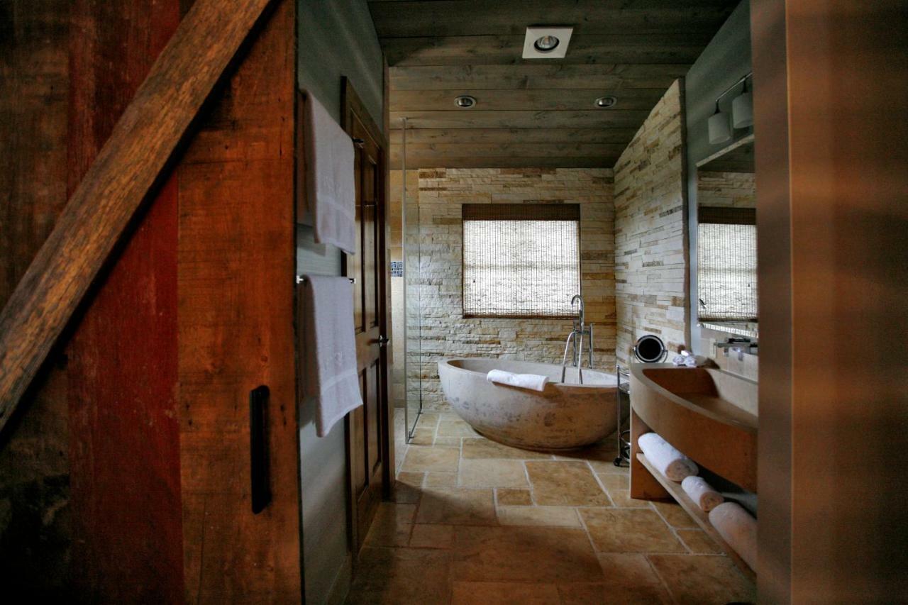 Отель Camp Lucy Дрипинг-Спрингс Экстерьер фото